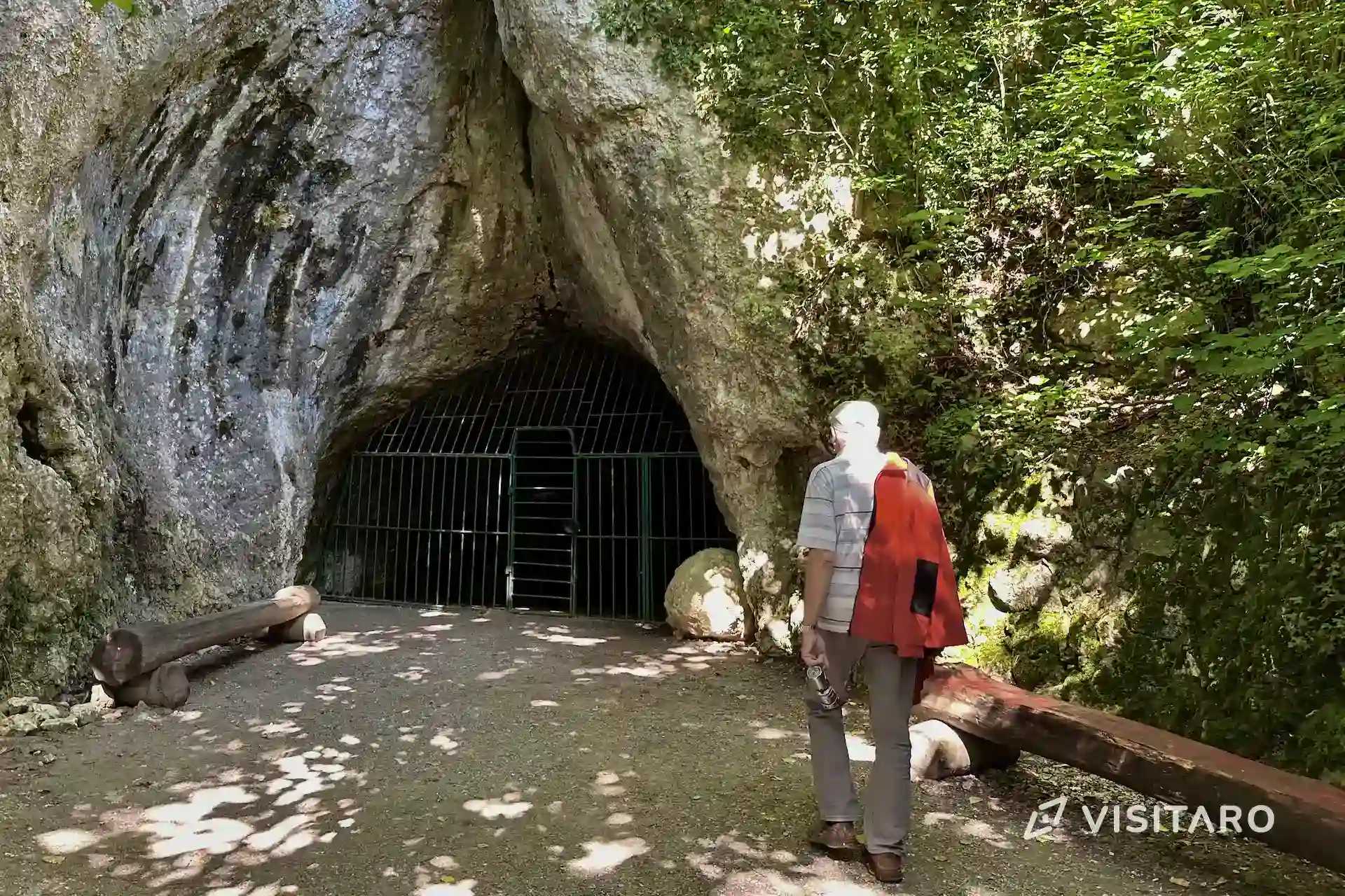 Jaskinia Nietoperzowa. Najdłuższa jaskinia Jury Krakowsko-Częstochowskiej Jaskinia Nietoperzowa, wejście