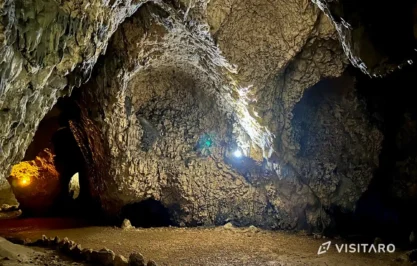 Jaskinia Nietoperzowa skalna czaszka