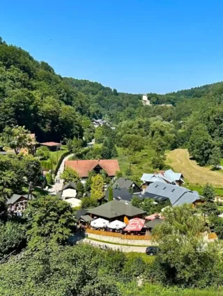 Ojców, Dolina Prądnika, Dolina Sąspowska. Najciekawsze zakątki Ojcowskiego Parku Narodowego Dolina Prądnika widok z Jonaszówki, Ojcowski Park Narodowy