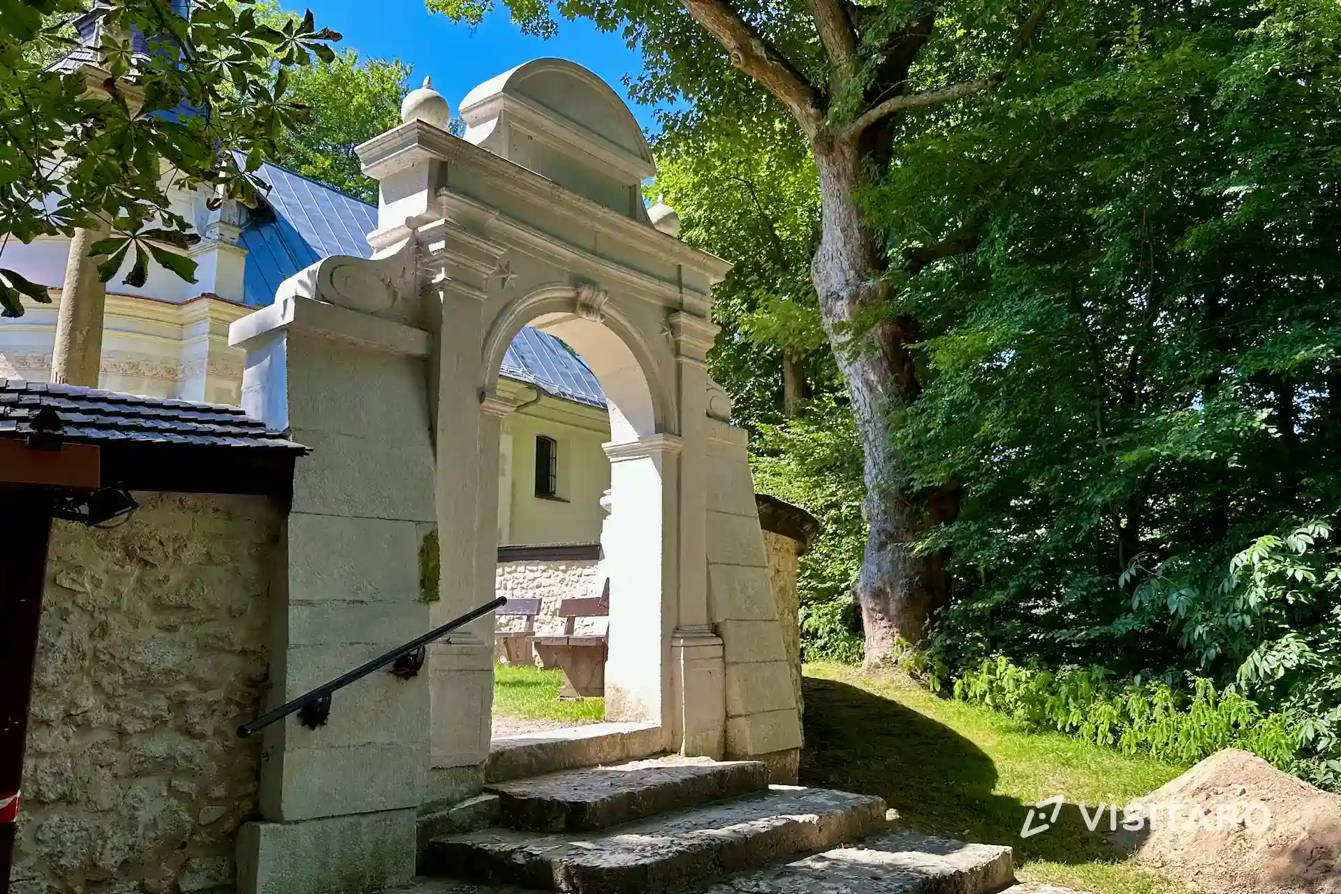 Pustelnia Błogosławionej Salomei w Grodzisku. Zagadkowa atrakcja Ojcowskiego Parku Narodowego Pustelnia Błogosławionej Salomei, wejście na teren kompleksu