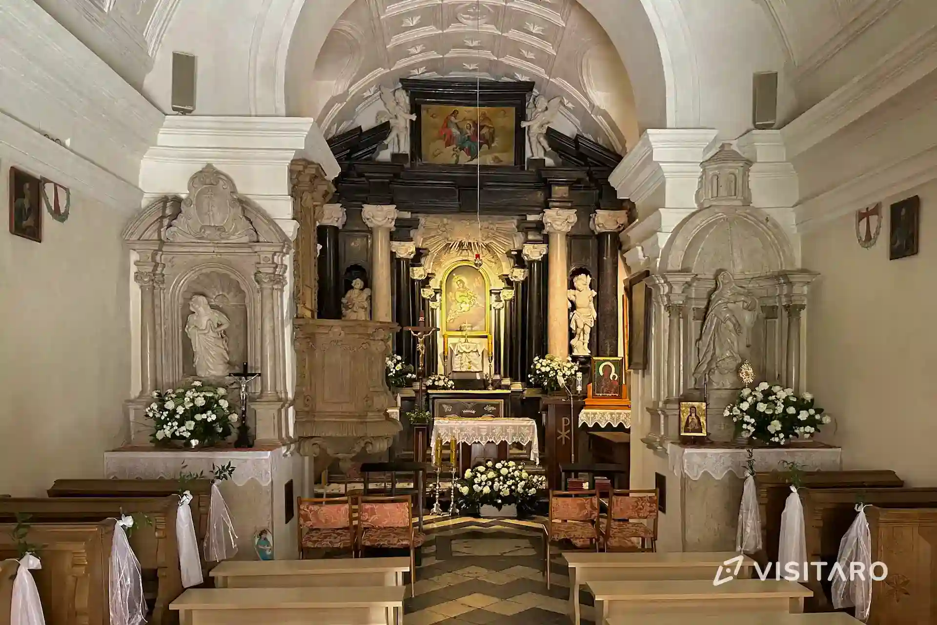 Pustelnia Błogosławionej Salomei w Grodzisku. Zagadkowa atrakcja Ojcowskiego Parku Narodowego Pustelnia Błogosławionej Salomei, wnętrze kościoła