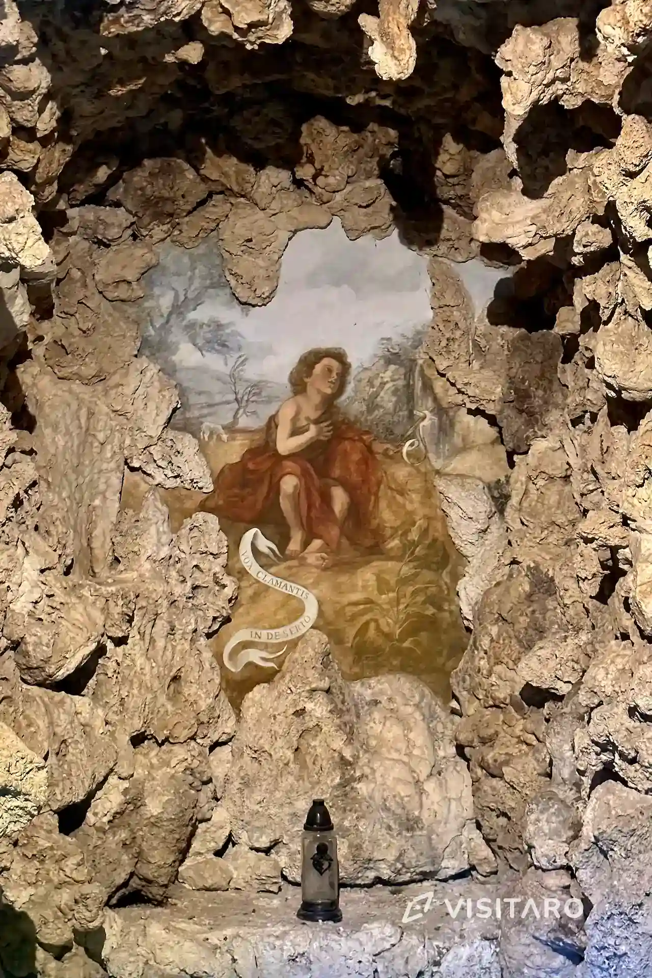 Pustelnia Błogosławionej Salomei w Grodzisku. Zagadkowa atrakcja Ojcowskiego Parku Narodowego Pustelnia Błogosławionej Salomei, wnętrze grot modlitewnych