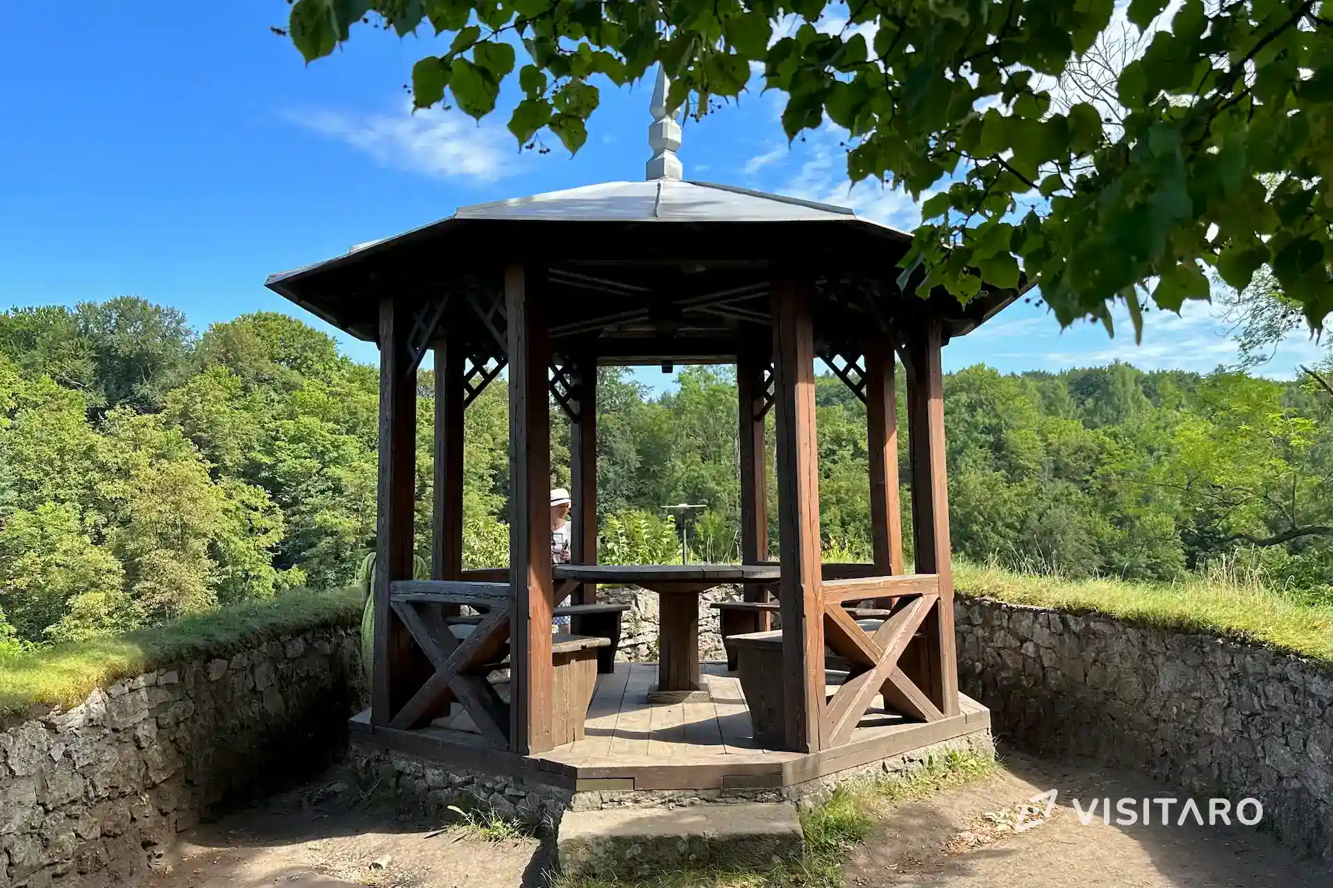 Zamek Pieskowa Skała. Perła polskiego renesansu Zamek Pieskowa Skała, punkt widokowy Dorotka