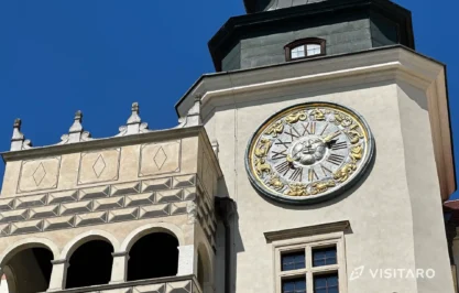 Zamek Pieskowa Skała renesansowa loggia i wieża zegarowa