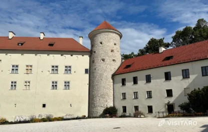 Zamek Pieskowa Skała dziedziniec zewnętrzny