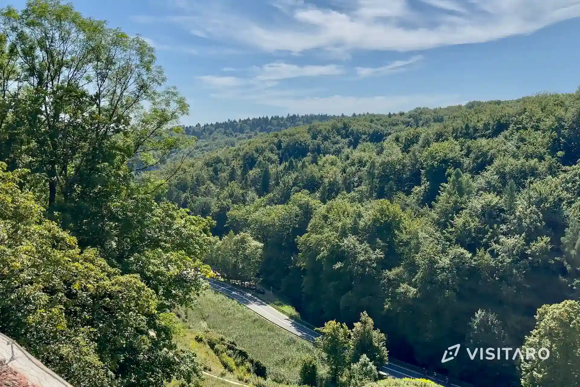 Zamek Pieskowa Skała. Perła polskiego renesansu Zamek Pieskowa Skała, widok na Dolinę Prądnika