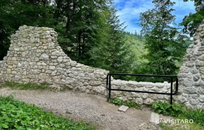 zamek w Ojcowie, fragment murów obronnych