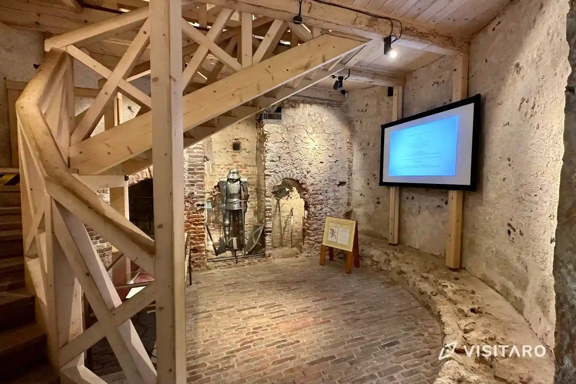 Zamek w Ojcowie. Ruiny jednego z najbardziej znanych zamków w Polsce zamek w Ojcowie, wieża ostatniej obrony (stołp), wnętrze